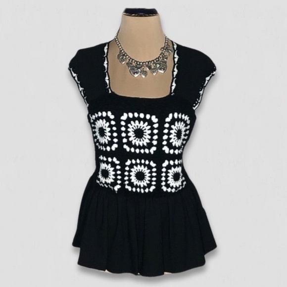 Trendmates Peplum Top Crochet Black White Small Medium - Picture 1 of 11